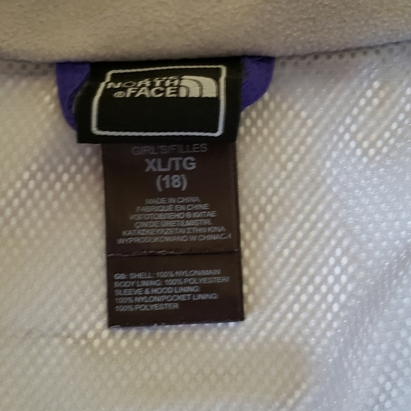 The Northface water resistant jacket - Picture 9 of 12